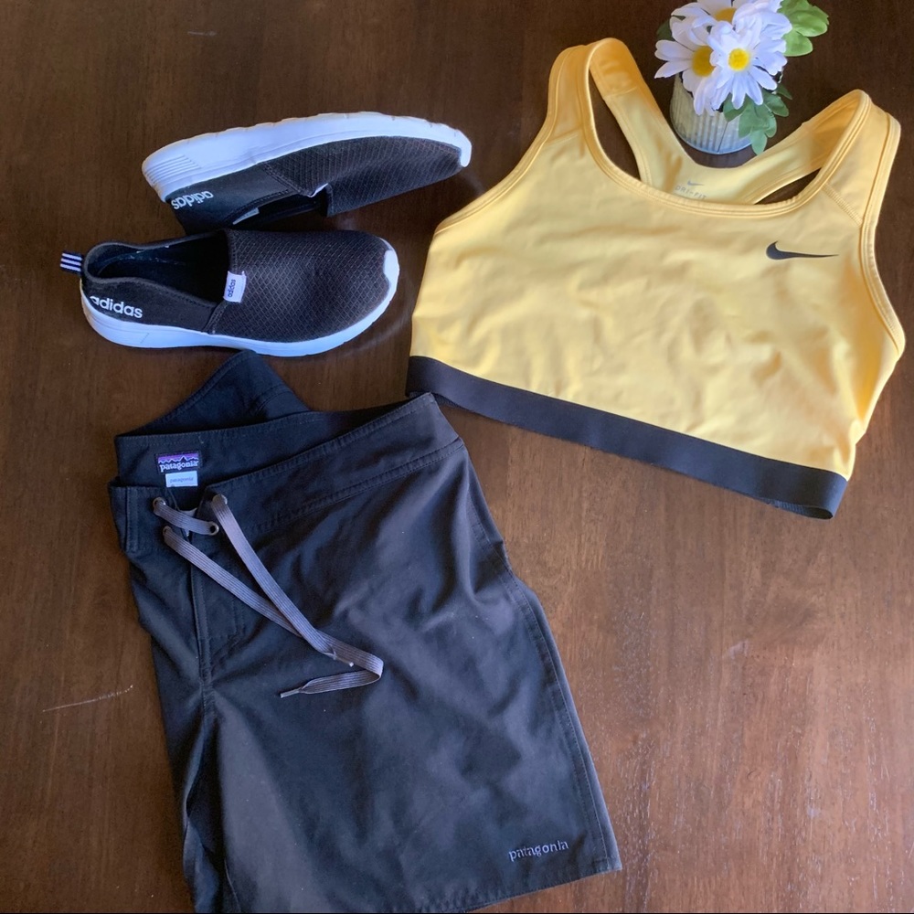 Nike Yellow & Black Swoosh Workout Bra Large